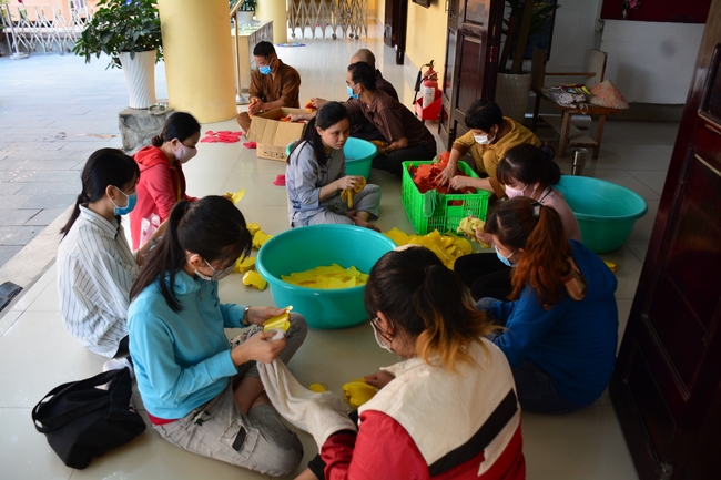 Preparing for the Great Ceremony of Buddha's Birthday 2021 (part 3)