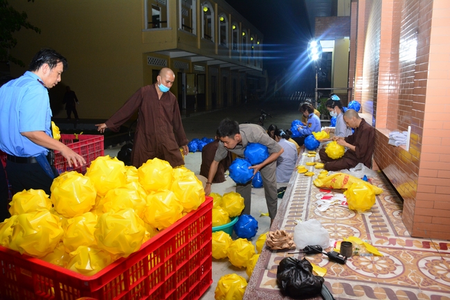 Preparing for the Great Ceremony of Buddha's Birthday 2021 (part 3)