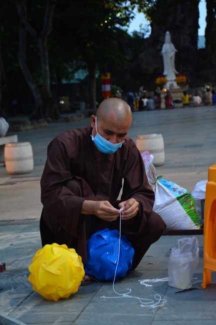 Preparing for the Great Ceremony of Buddha's Birthday 2021 (part 3)