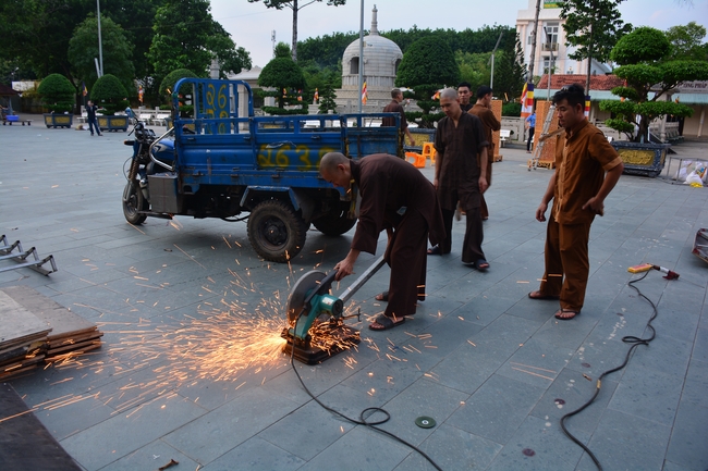 Preparing for the Great Ceremony of Buddha's Birthday 2021 (part 3)