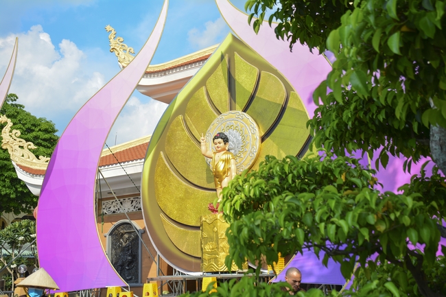 Preparing for the Great Ceremony of Buddha's Birthday 2021 (part 3)