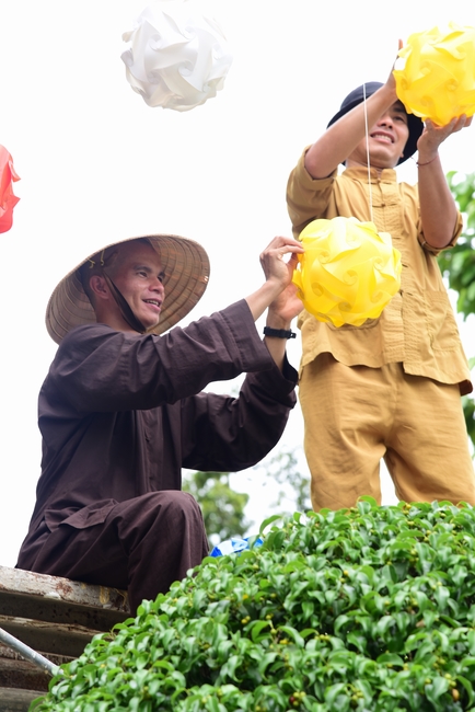 Preparing for the Great Ceremony of Buddha's Birthday 2021 (part 3)