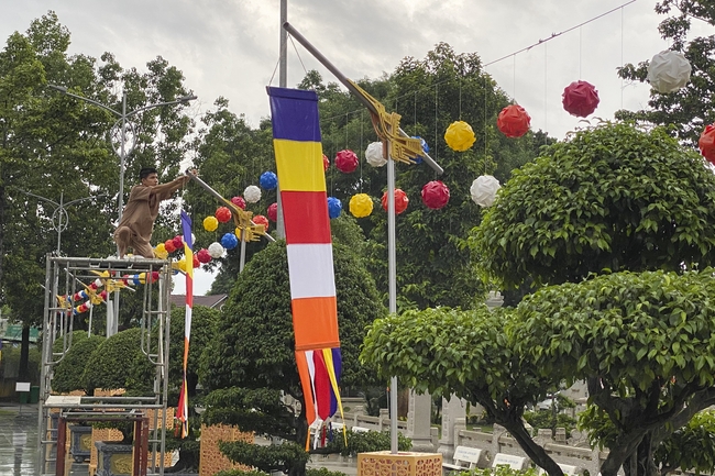 Preparing for the Great Ceremony of Buddha's Birthday 2021 (part 3)