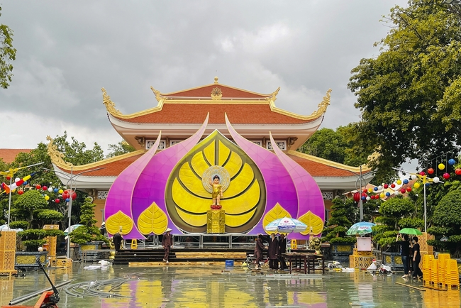 Preparing for the Great Ceremony of Buddha's Birthday 2021 (part 3)