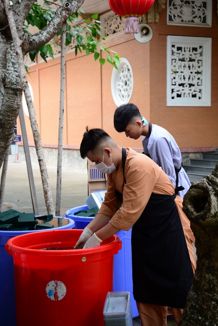 Preparing for the Great Ceremony of Buddha's Birthday 2021 (part 3)