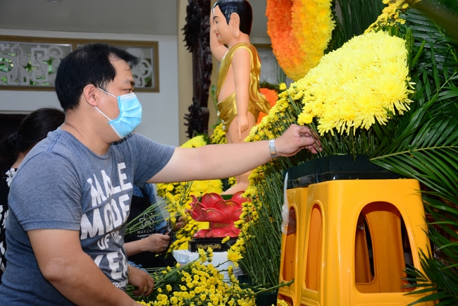 Preparing for the Great Ceremony of Buddha's Birthday 2021 (part 3)