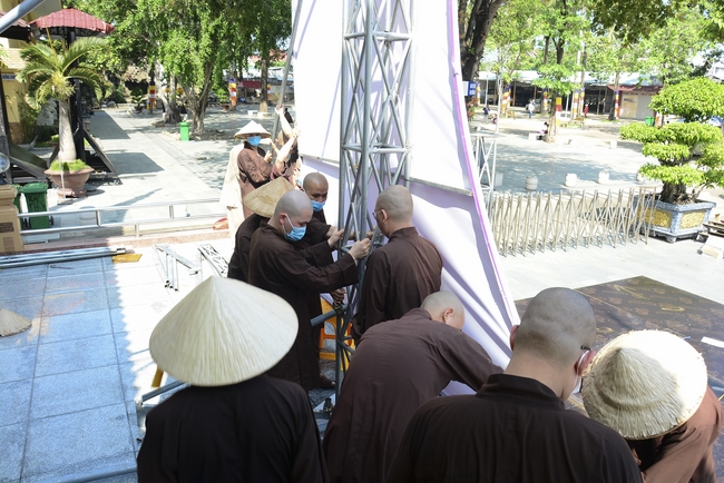 Preparing for the Great Ceremony of Buddha's Birthday 2021 (part 3)