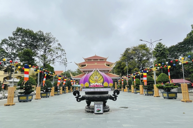 Preparing for the Great Ceremony of Buddha's Birthday 2021 (part 3)
