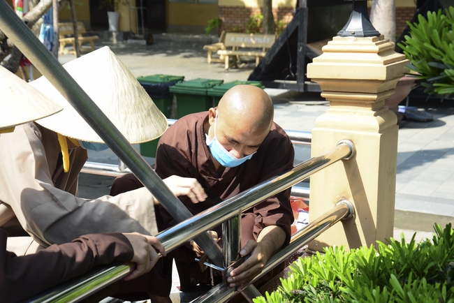 Preparing for the Great Ceremony of Buddha's Birthday 2021 (part 3)