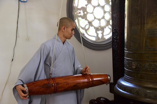 Pratimoksa commandment rite and precept listen of monks of Hoang Phap pagoda