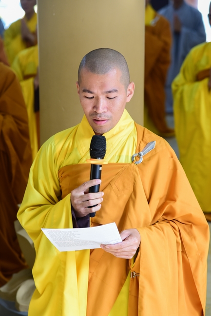 Pratimoksa commandment rite and precept listen of monks of Hoang Phap pagoda