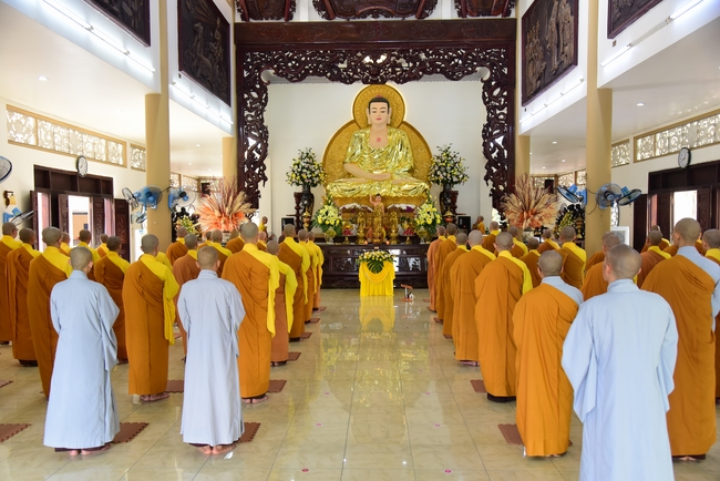 Pratimoksa commandment rite and precept listen of monks of Hoang Phap pagoda