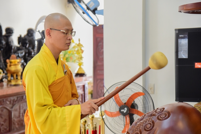 Pratimoksa commandment rite and precept listen of monks of Hoang Phap pagoda