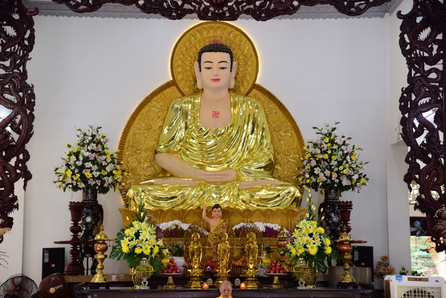 Pratimoksa commandment rite and precept listen of monks of Hoang Phap pagoda
