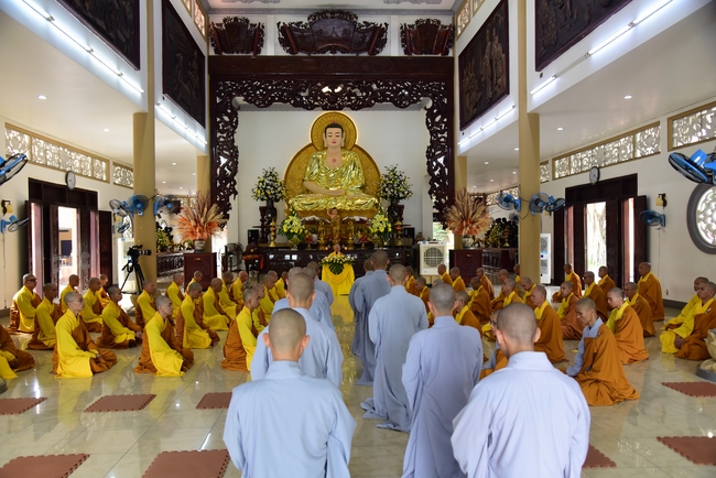 Pratimoksa commandment rite and precept listen of monks of Hoang Phap pagoda