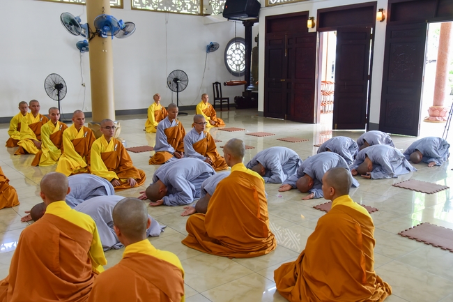 Pratimoksa commandment rite and precept listen of monks of Hoang Phap pagoda