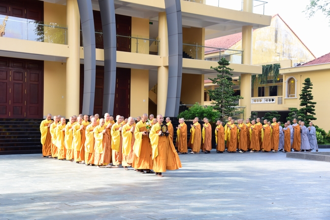 Pratimoksa commandment rite and precept listen of monks of Hoang Phap pagoda