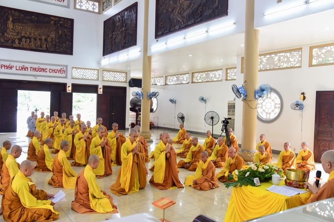 Pratimoksa commandment rite and precept listen of monks of Hoang Phap pagoda
