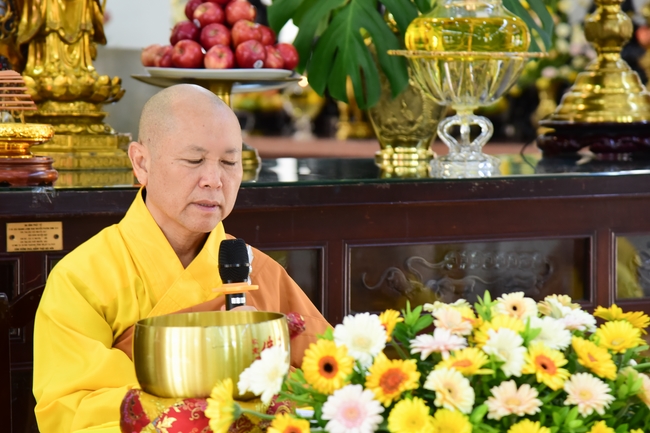Pratimoksa commandment rite and precept listen of monks of Hoang Phap pagoda