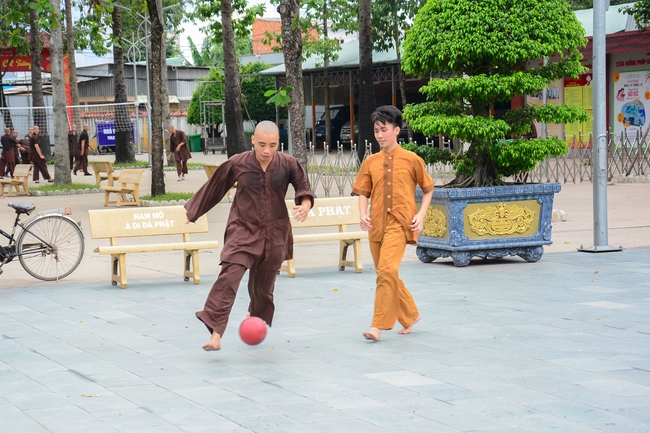 Quý Thầy chùa Hoằng Pháp an cư tập trung