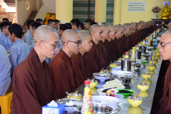 Quý Thầy chùa Hoằng Pháp an cư tập trung