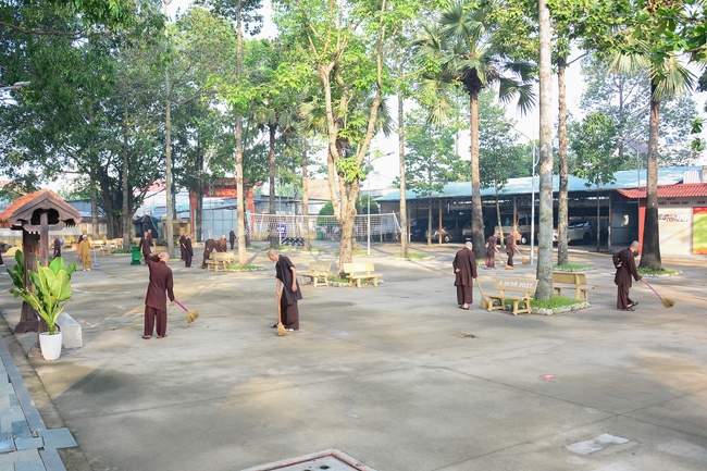 Quý Thầy chùa Hoằng Pháp an cư tập trung