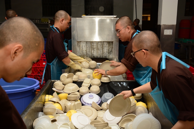 Quý Thầy chùa Hoằng Pháp an cư tập trung