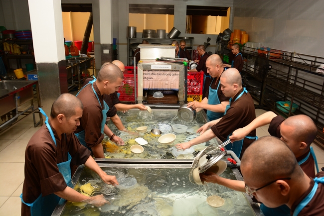 Quý Thầy chùa Hoằng Pháp an cư tập trung