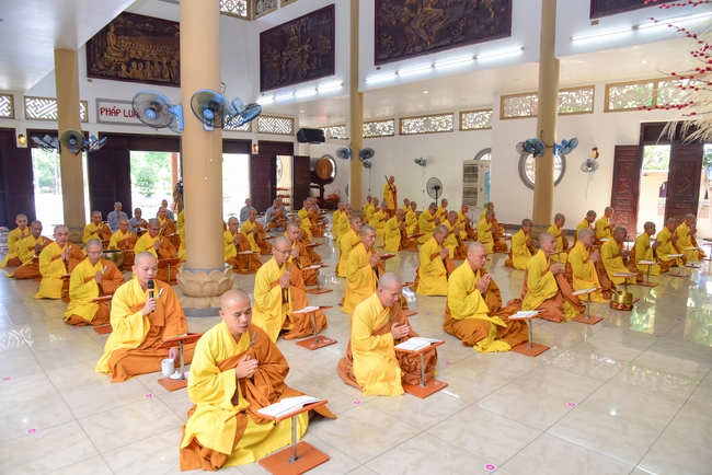 Quý Thầy chùa Hoằng Pháp an cư tập trung