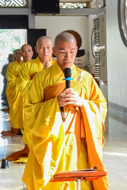 Pratimoksa commandment rite and listening precepts of monks of Hoang Phap pagoda