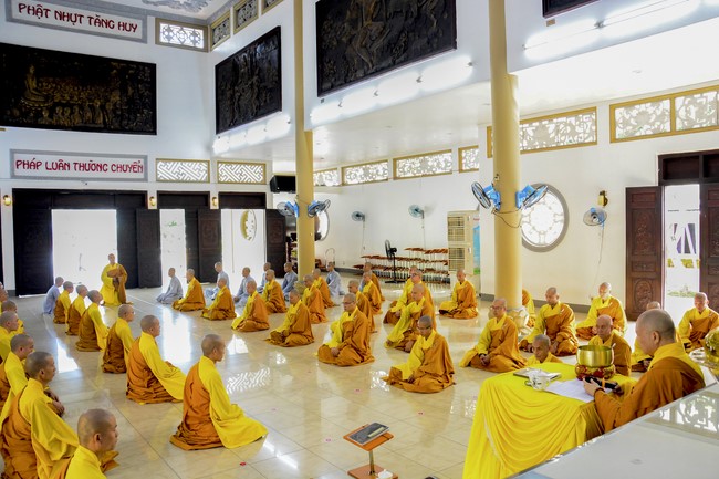 Pratimoksa commandment rite and listening precepts of monks of Hoang Phap pagoda