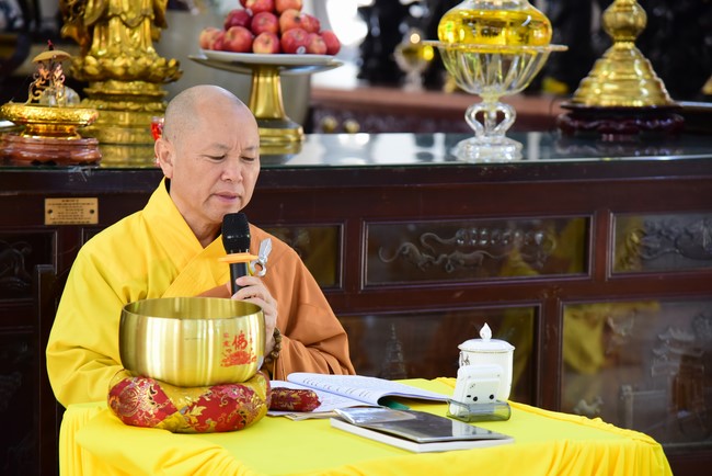 Pratimoksa commandment rite and listening precepts of monks of Hoang Phap pagoda