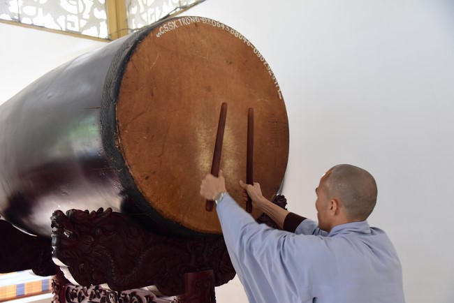 Pratimoksa commandment rite and listening precepts of monks of Hoang Phap pagoda