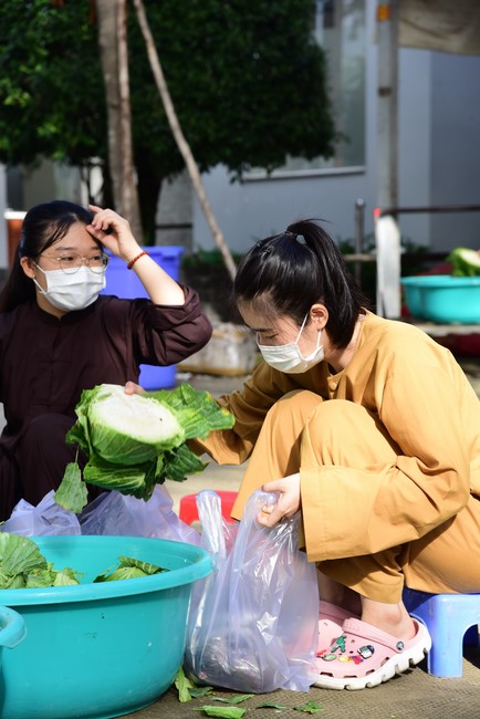 Continuing to support people in need in the Covid-19 pandemic of Hoang Phap Pagoda (series 5)