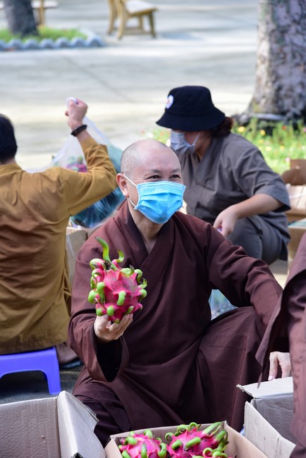 Continuing to support people in need in the Covid-19 pandemic of Hoang Phap Pagoda (series 5)
