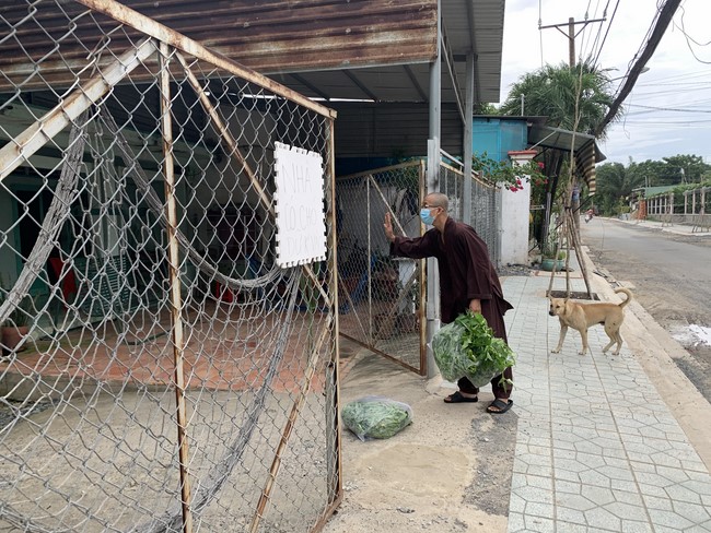 Continuing to support people in need in the Covid-19 pandemic of Hoang Phap Pagoda (series 5)