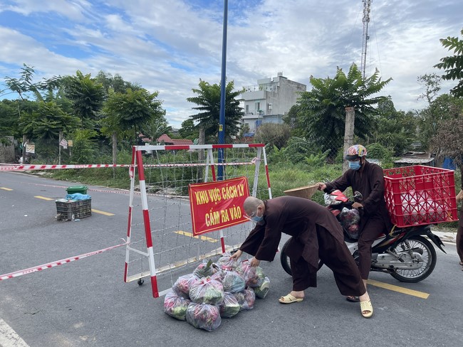 Continuing to support people in need in the Covid-19 pandemic of Hoang Phap Pagoda (series 5)