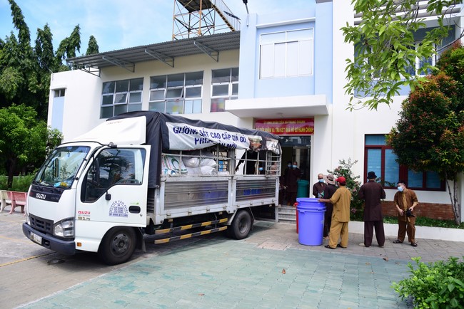 Continuing to support people in need in the Covid-19 pandemic of Hoang Phap Pagoda (series 5)