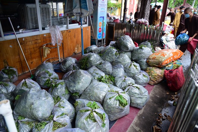 Continuing to support people in need in the Covid-19 pandemic of Hoang Phap Pagoda (series 5)