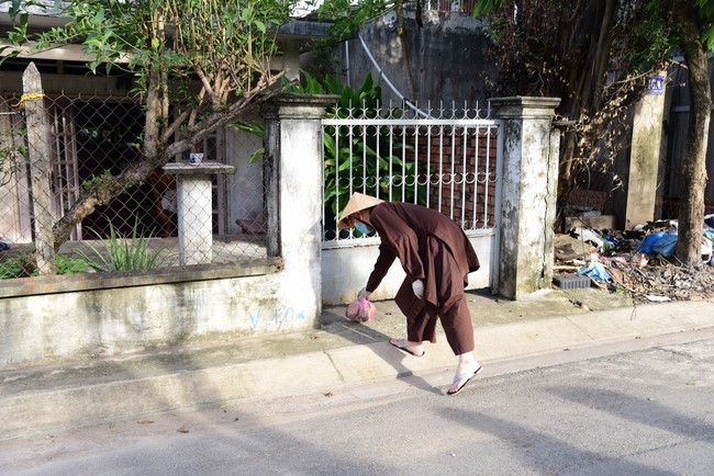 Continuing to support people in need in the Covid-19 pandemic of Hoang Phap Pagoda (series 5)