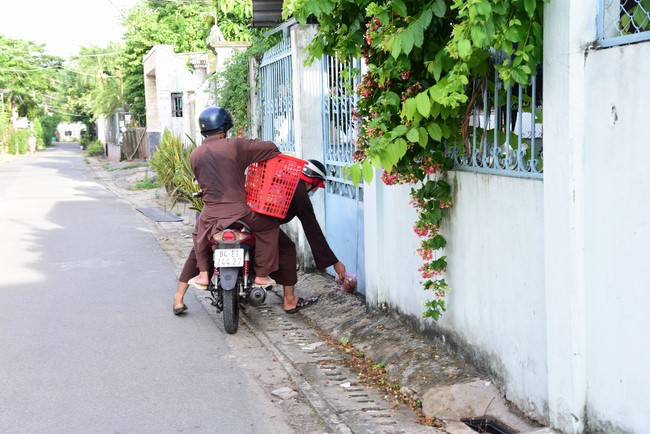 Continuing to support people in need in the Covid-19 pandemic of Hoang Phap Pagoda (series 5)