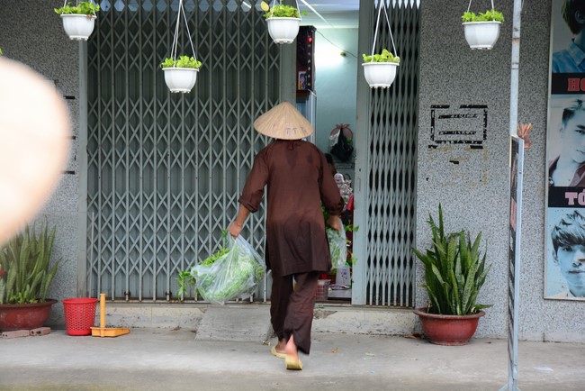 Continuing to support people in need in the Covid-19 pandemic of Hoang Phap Pagoda (series 5)