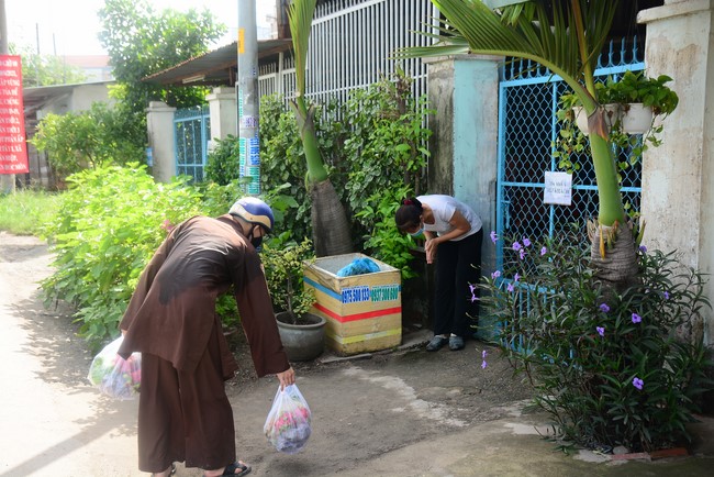 Continuing to support people in need in the Covid-19 pandemic of Hoang Phap Pagoda (series 5)
