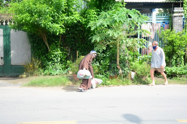 Continuing to support people in need in the Covid-19 pandemic of Hoang Phap Pagoda (series 5)