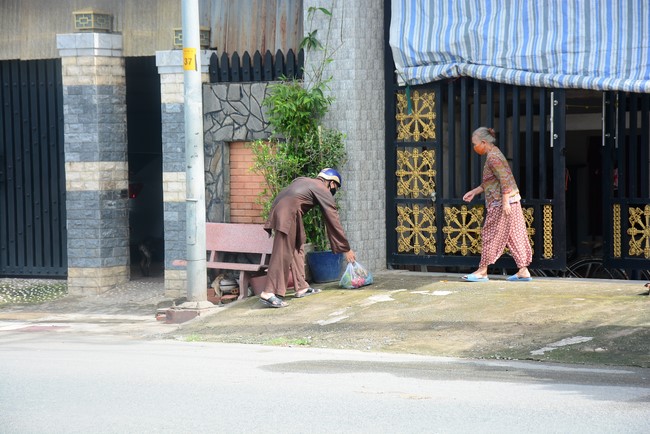 Continuing to support people in need in the Covid-19 pandemic of Hoang Phap Pagoda (series 5)