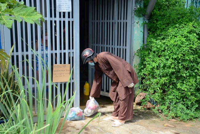 Continuing to support people in need in the Covid-19 pandemic of Hoang Phap Pagoda (series 5)