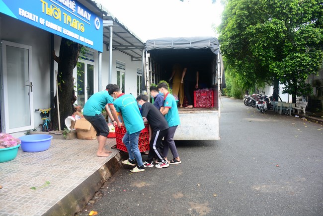 Continuing to support people in need in the Covid-19 pandemic of Hoang Phap Pagoda (series 5)