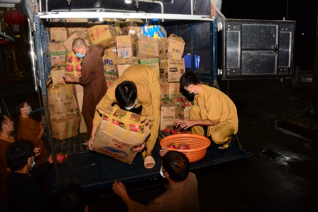Continuing to support people in need in the Covid-19 pandemic of Hoang Phap Pagoda (series 5)