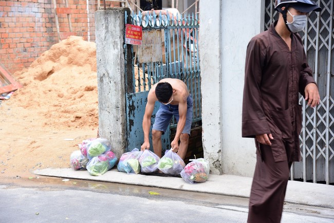 Continuing to support people in need in the Covid-19 pandemic of Hoang Phap Pagoda (series 5)