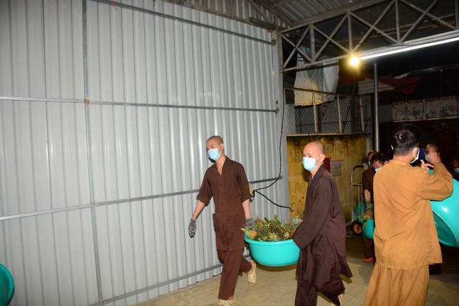 Continuing to support people in need in the Covid-19 pandemic of Hoang Phap Pagoda (series 5)